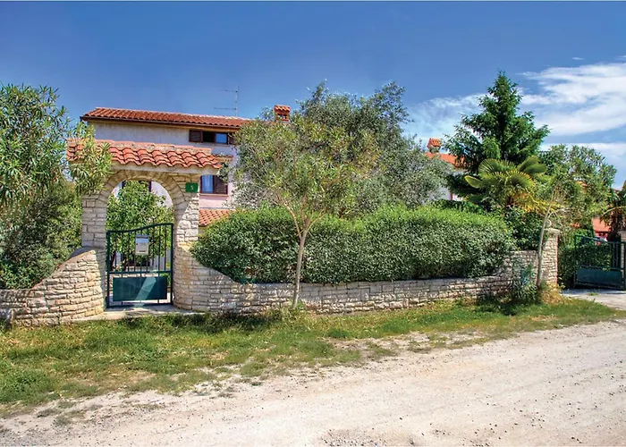 Holiday home Awesome In With Wifi