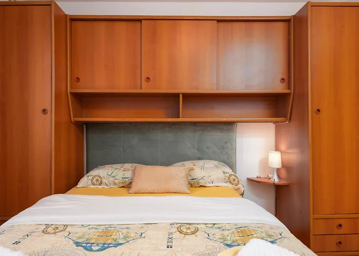 Holiday home Awesome In With Wifi Pula